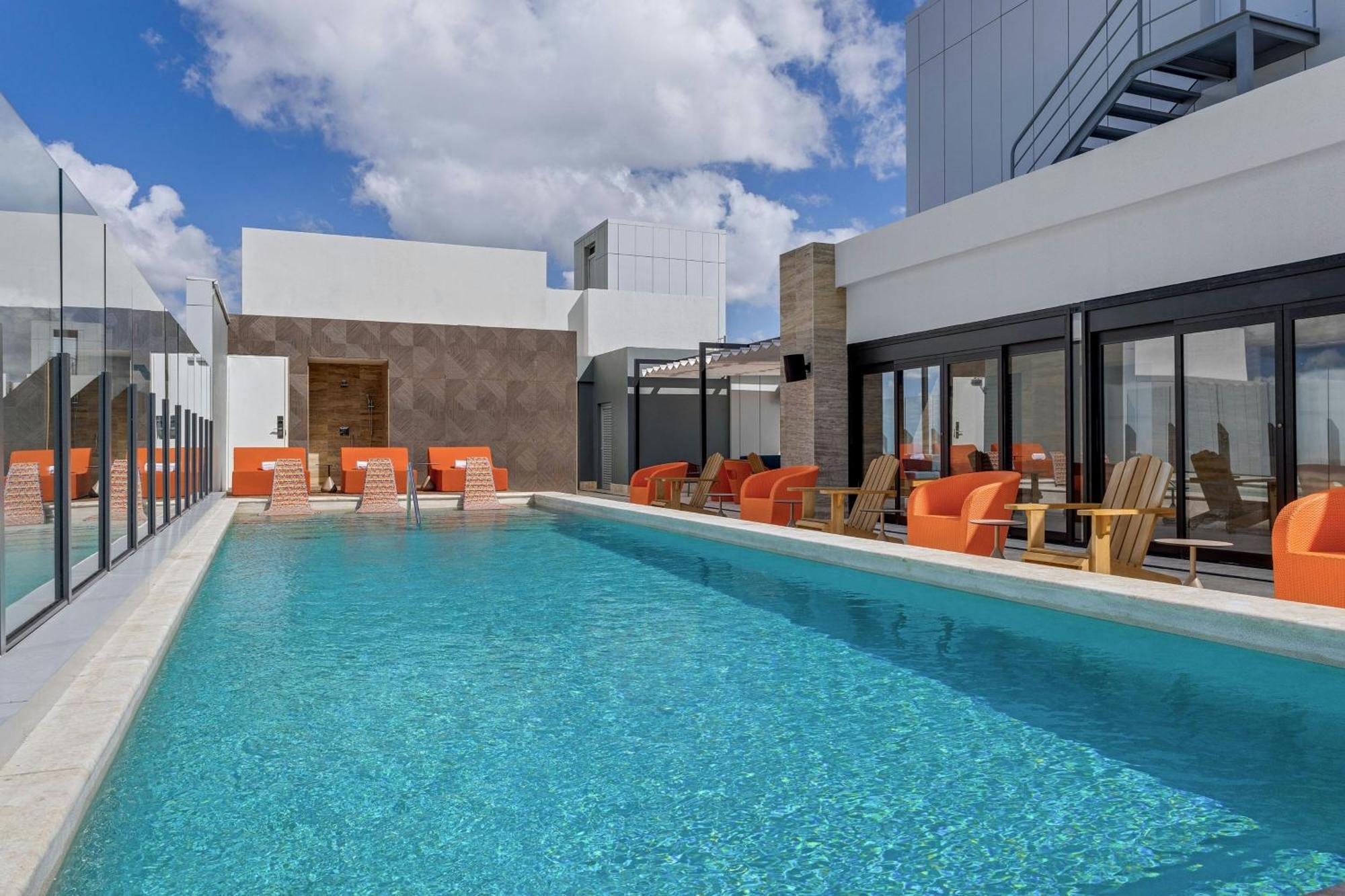 ホテル Aloft Santo Domingo Piantini エクステリア 写真