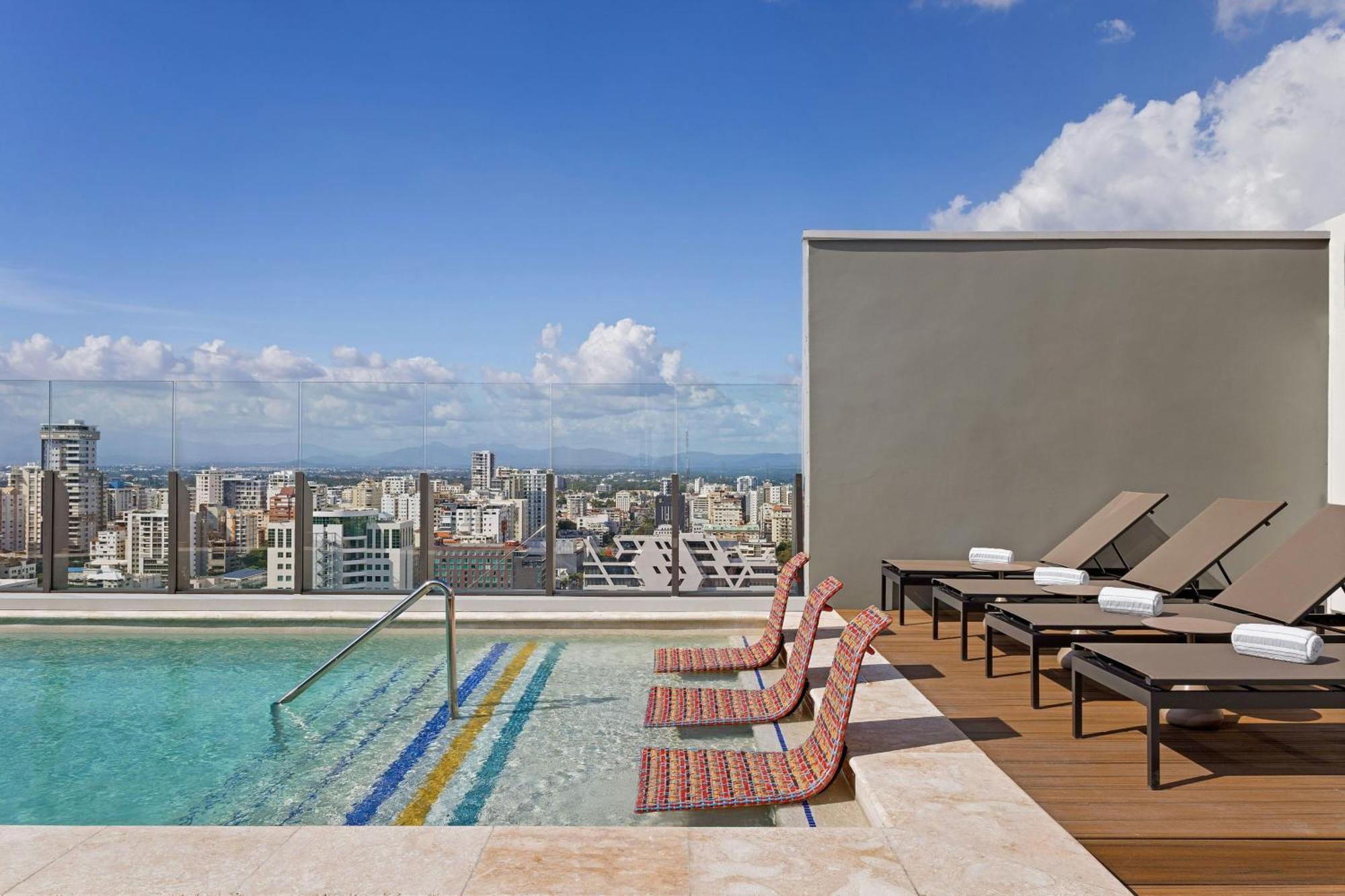 ホテル Aloft Santo Domingo Piantini エクステリア 写真